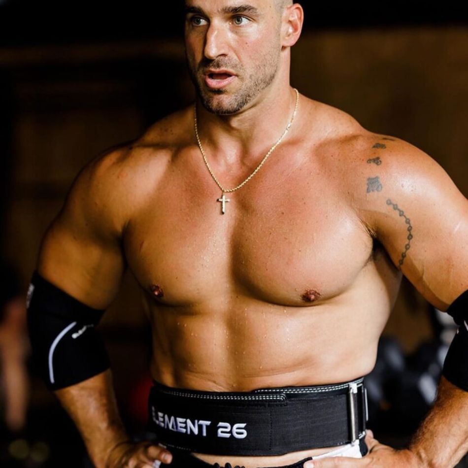 Element26 Hybrid Leather Weightlifting Belt in use