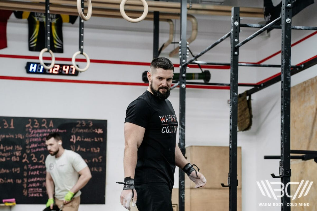 Athlete using WBCM Calisthenics Wrist Wraps on training